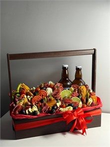 Деревянное кашпо с закусками 1911